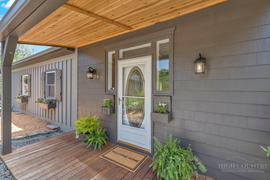 Image number 8 for the current listing