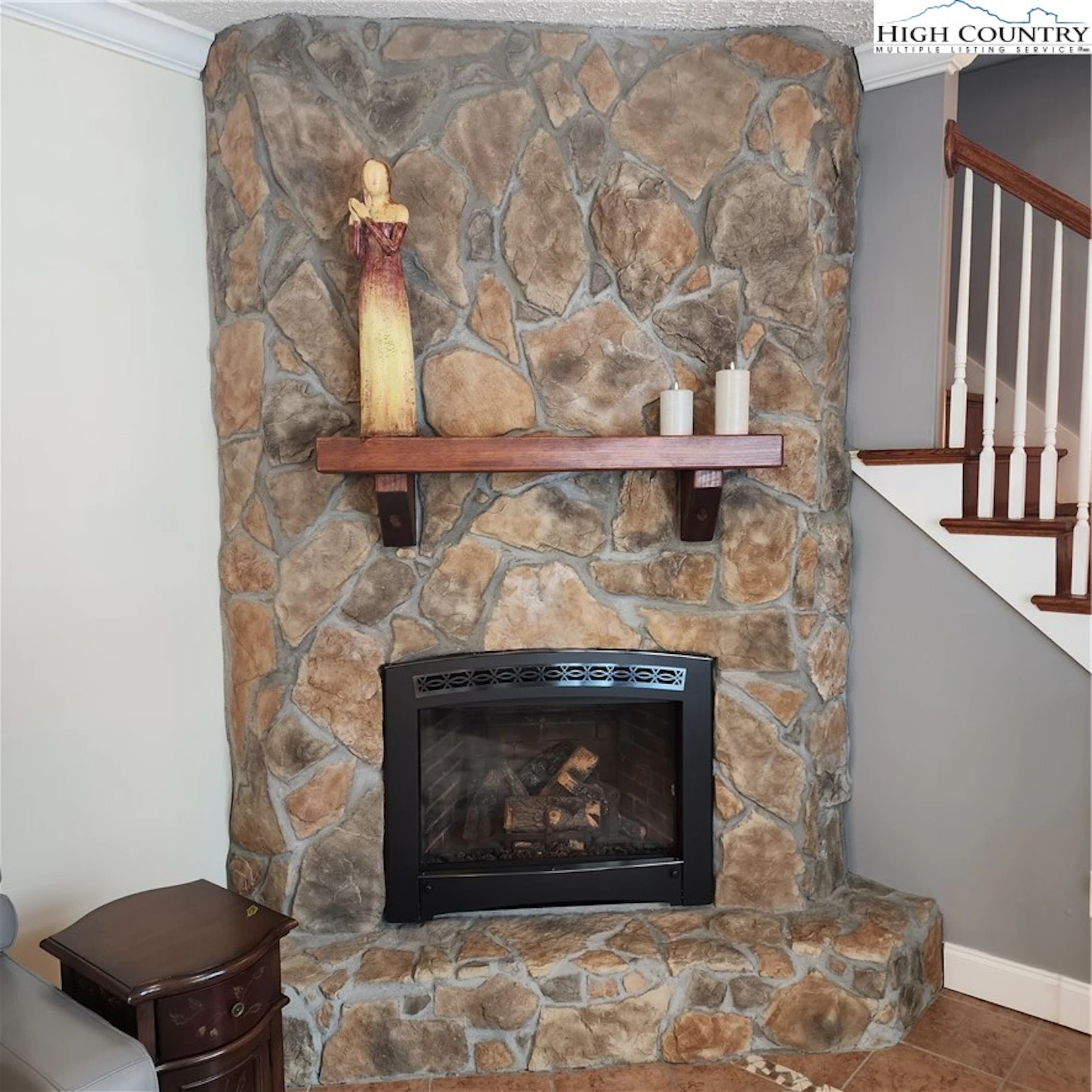 Image number 3 for the current listing