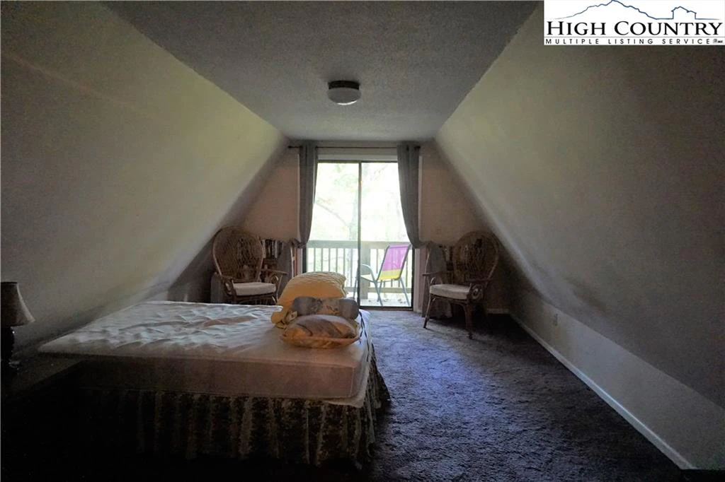 Image number 3 for the current listing