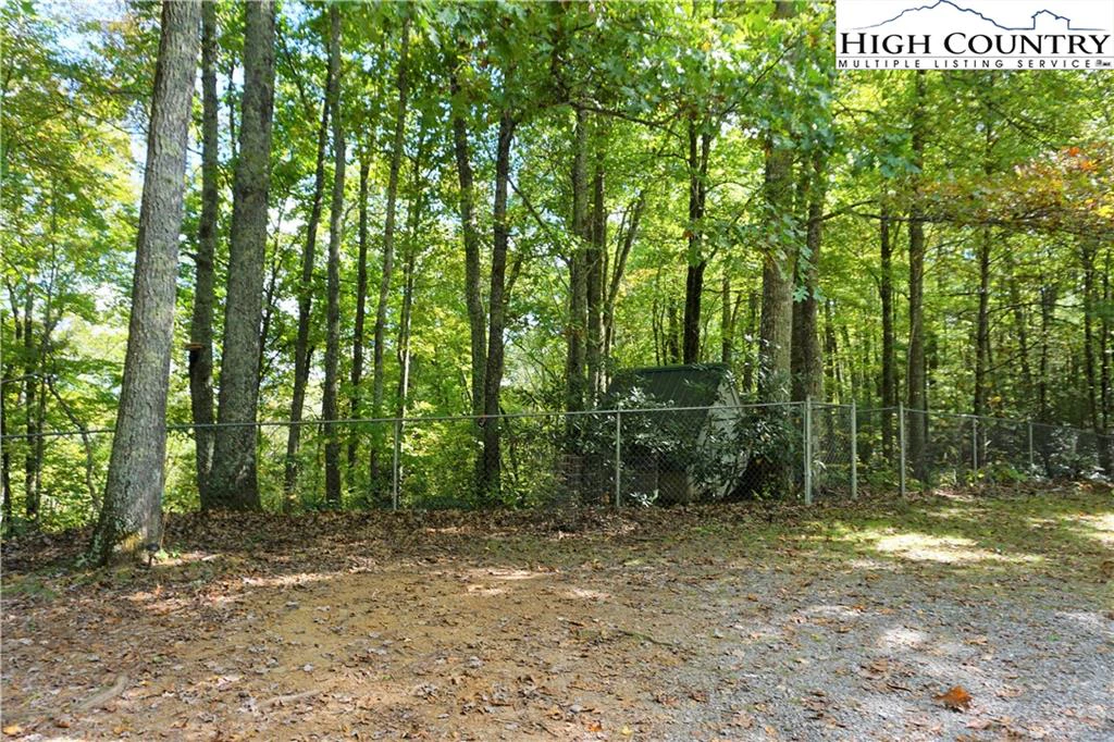 Image number 13 for the current listing