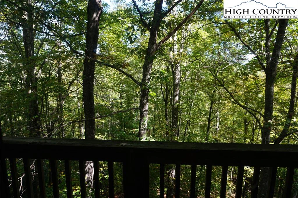 Image number 14 for the current listing
