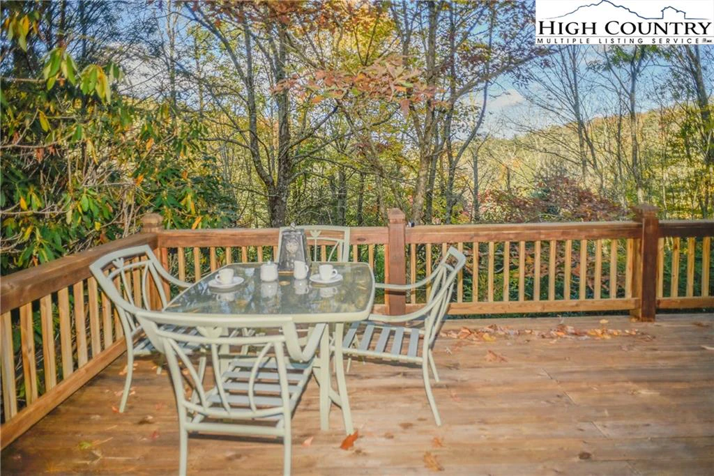 Image number 13 for the current listing