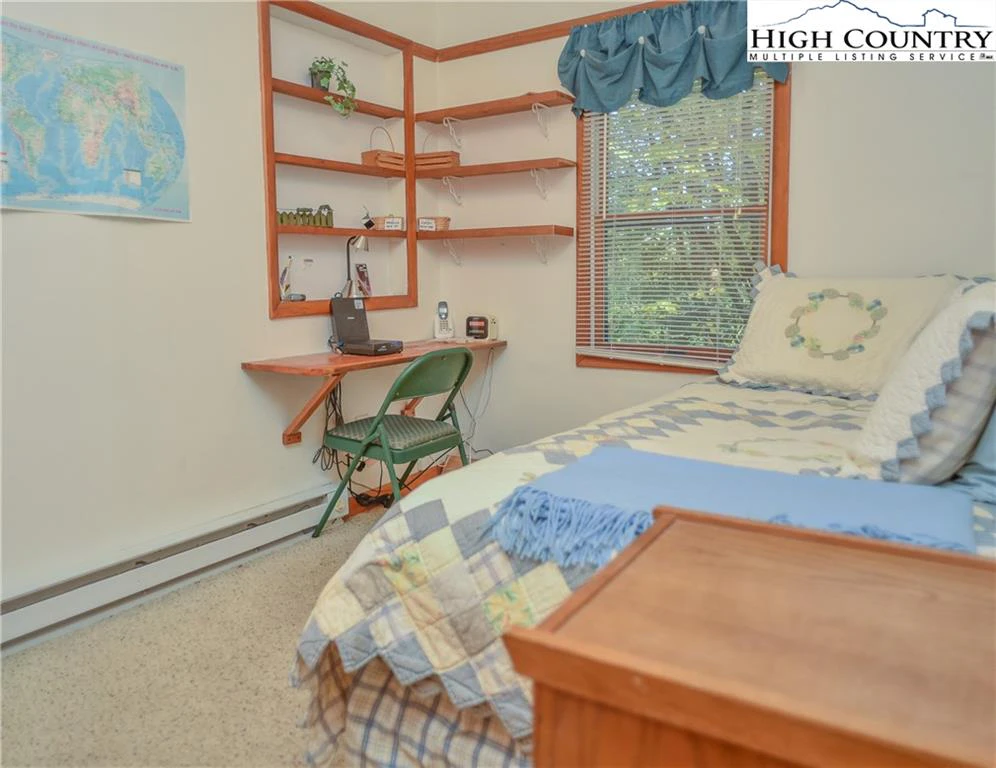 Image number 8 for the current listing