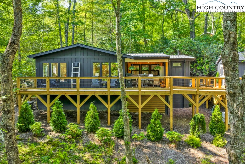 Image number 1 for the current listing