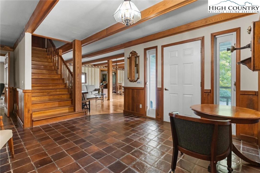 Image number 7 for the current listing