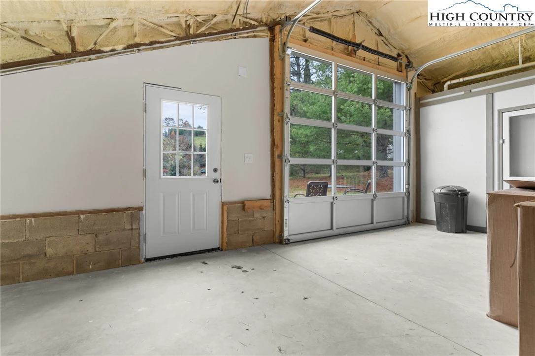 Image number 8 for the current listing
