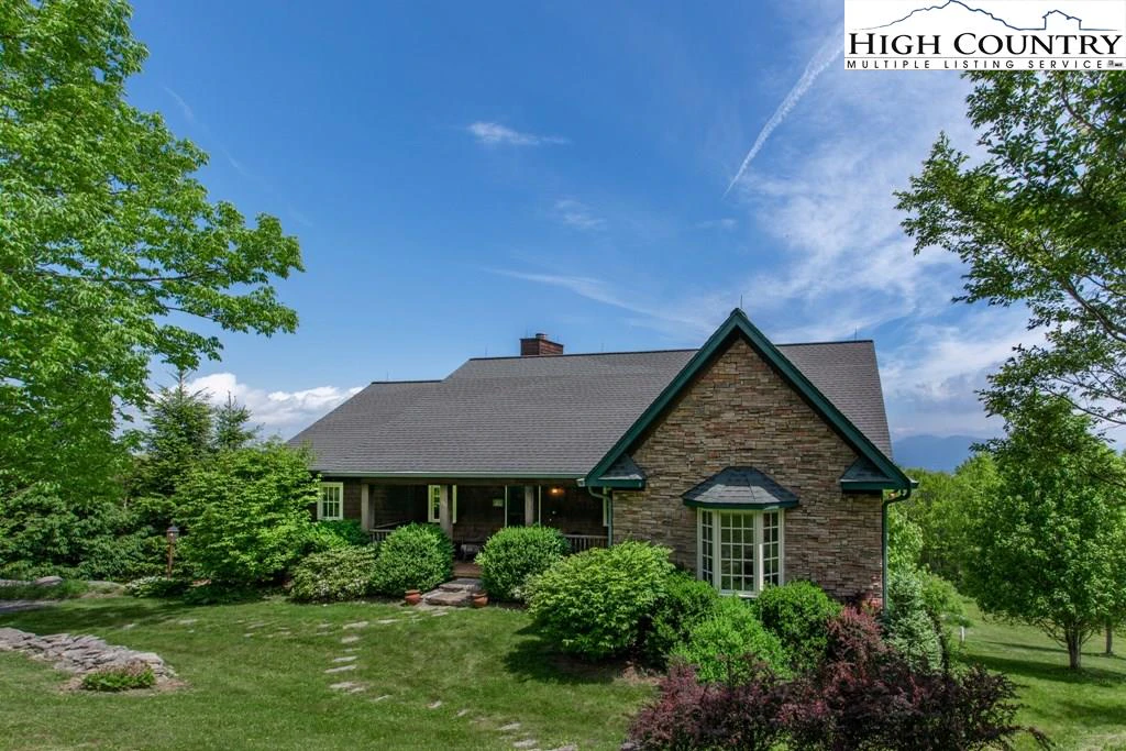 Image number 1 for the current listing