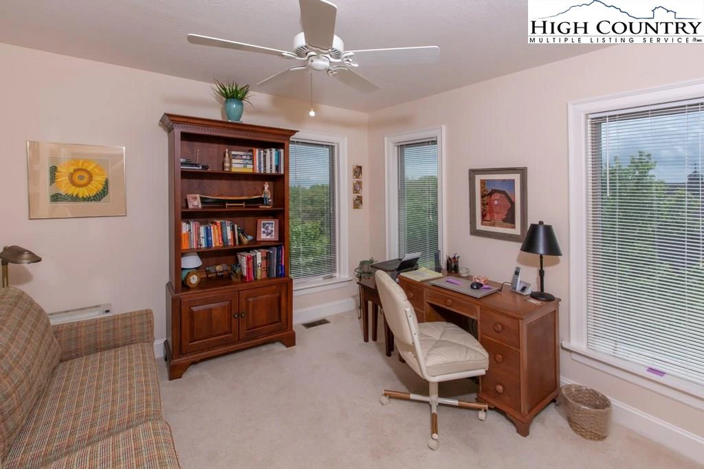 Image number 15 for the current listing