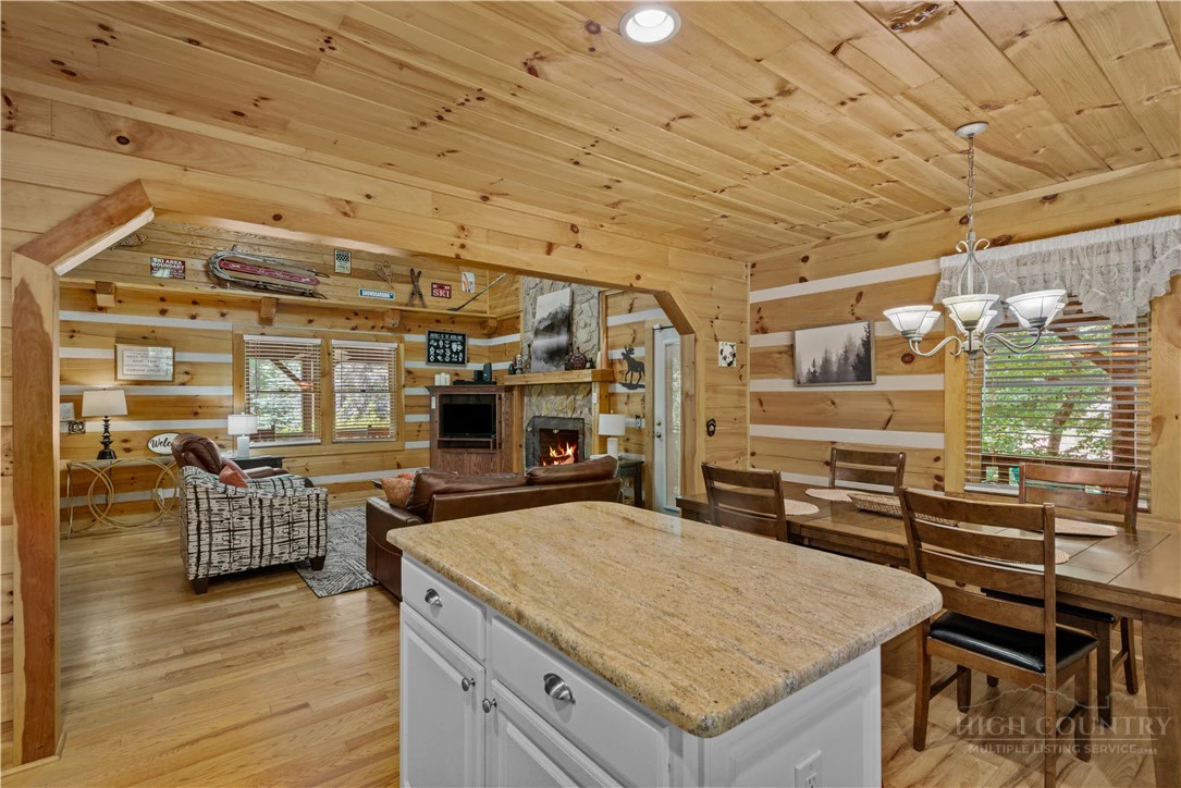 Image number 9 for the current listing