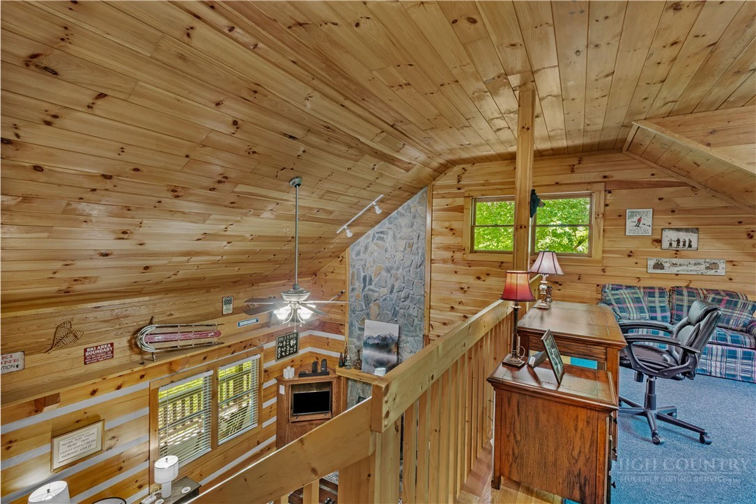 Image number 13 for the current listing