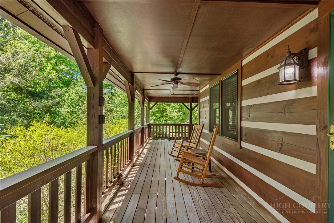 Image number 18 for the current listing