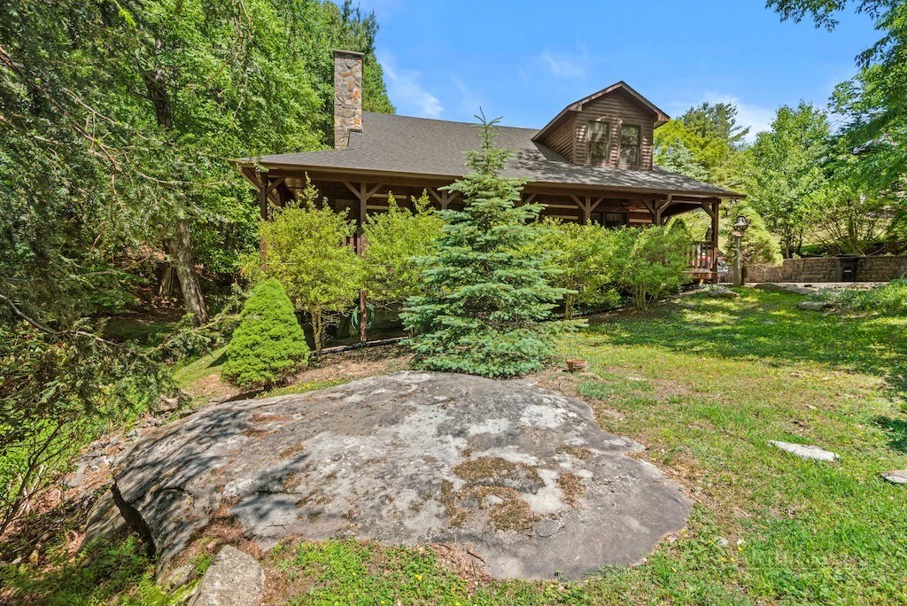 Image number 2 for the current listing