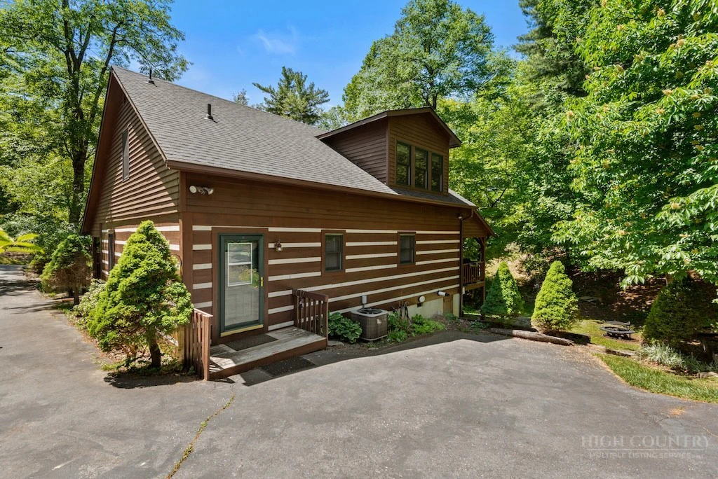 Image number 4 for the current listing