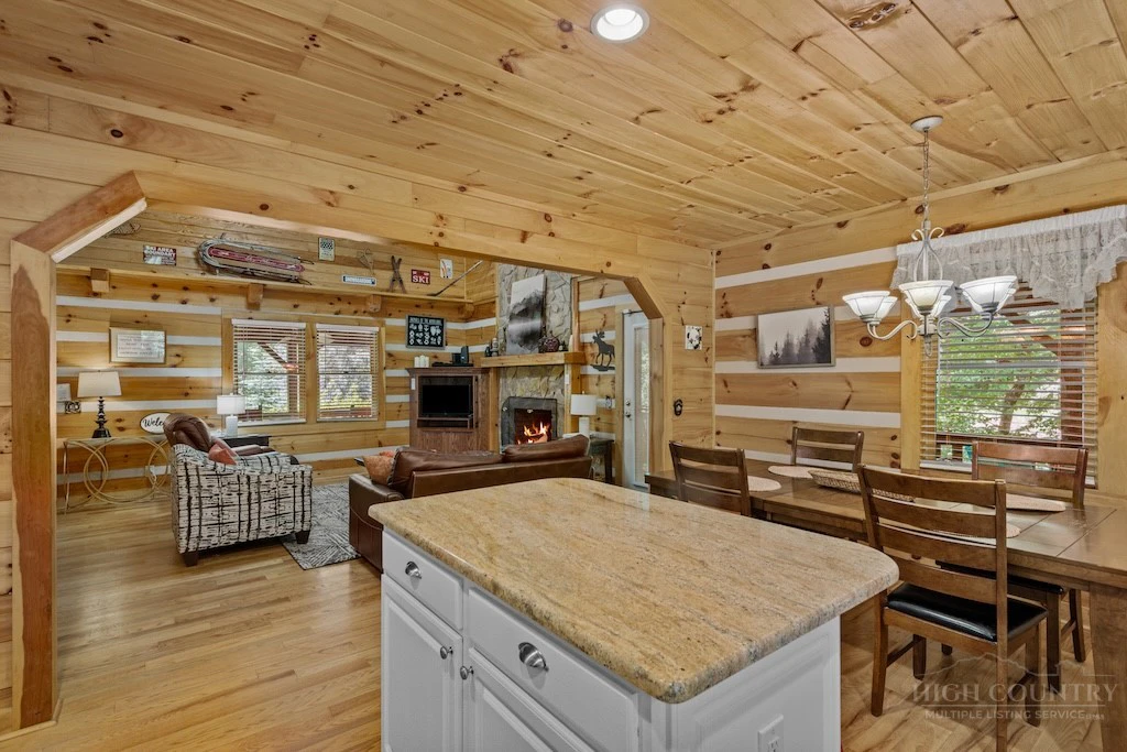 Image number 18 for the current listing