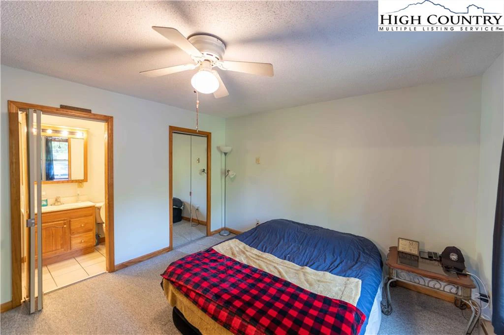 Image number 16 for the current listing