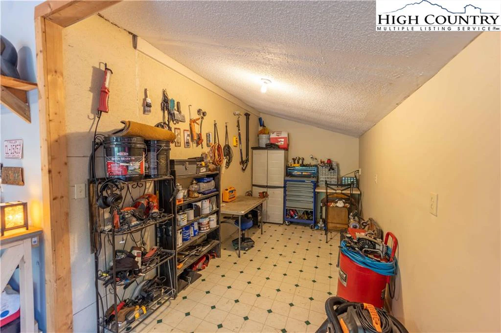 Image number 10 for the current listing