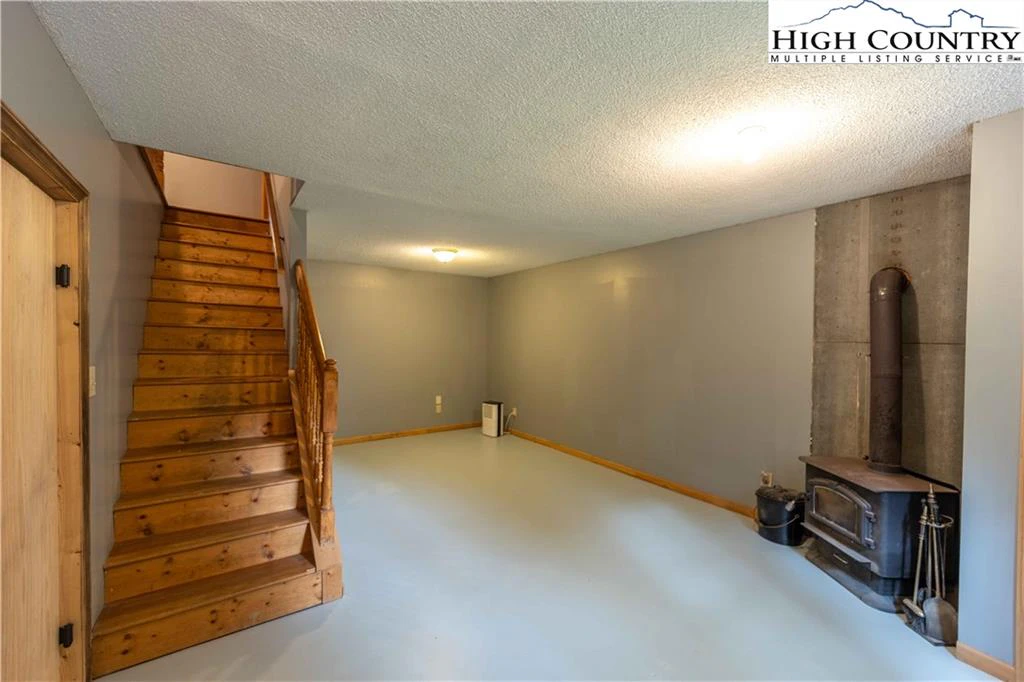 Image number 7 for the current listing