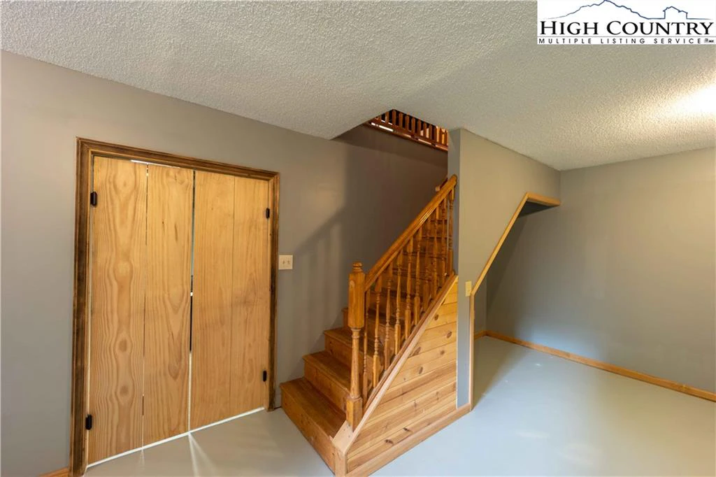 Image number 6 for the current listing