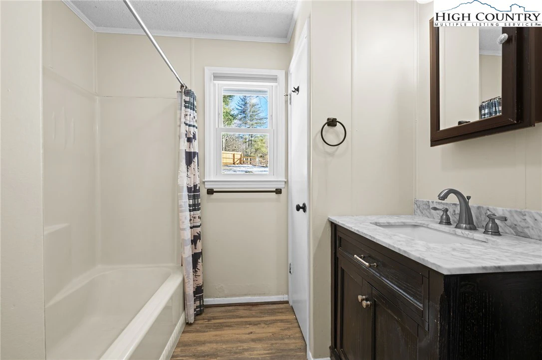Image number 6 for the current listing