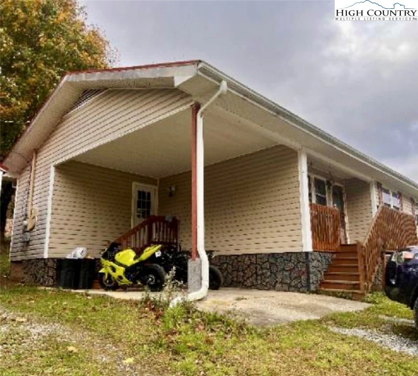 Image number 3 for the current listing