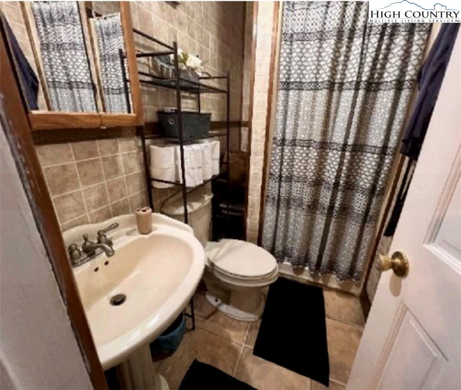 Image number 11 for the current listing