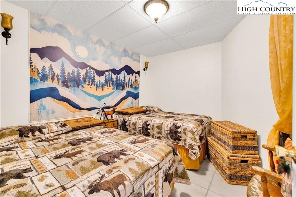 Image number 6 for the current listing