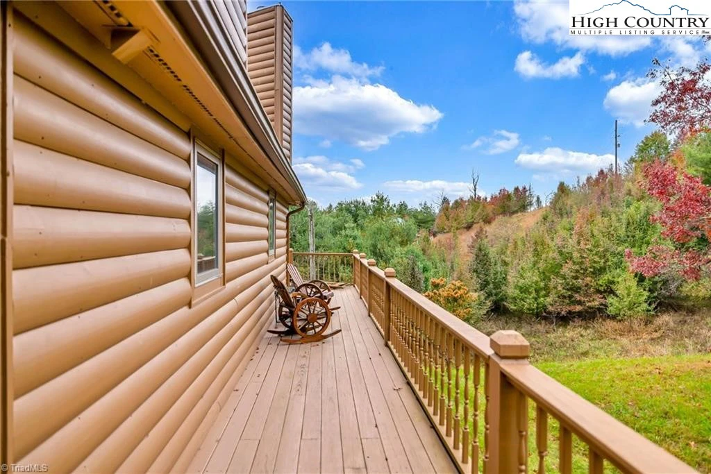 Image number 11 for the current listing