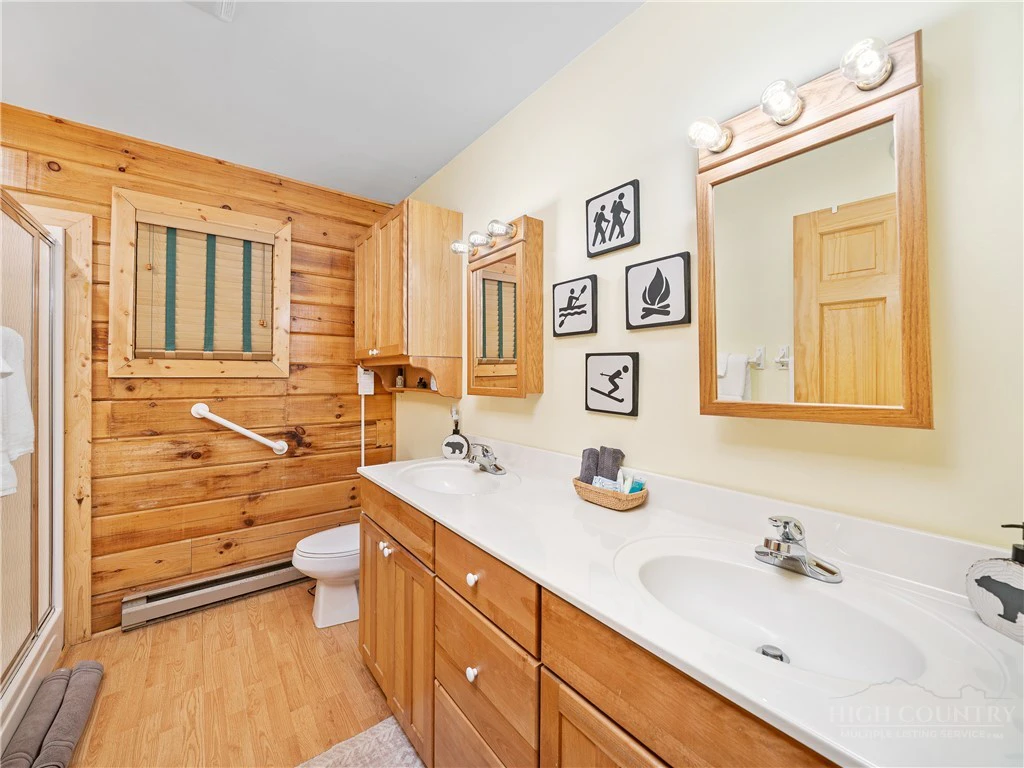 Image number 10 for the current listing