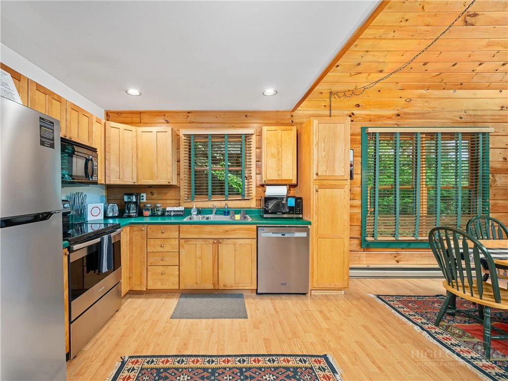 Image number 6 for the current listing