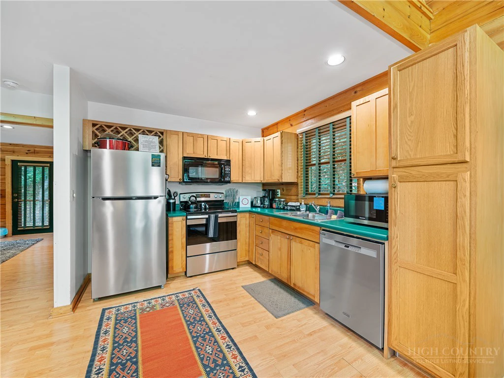 Image number 7 for the current listing