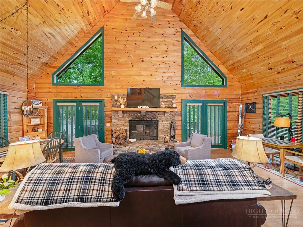 Image number 3 for the current listing