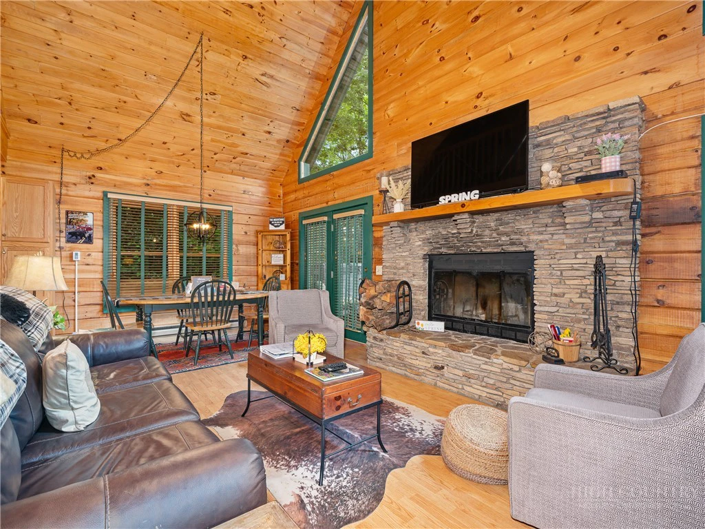 Image number 4 for the current listing