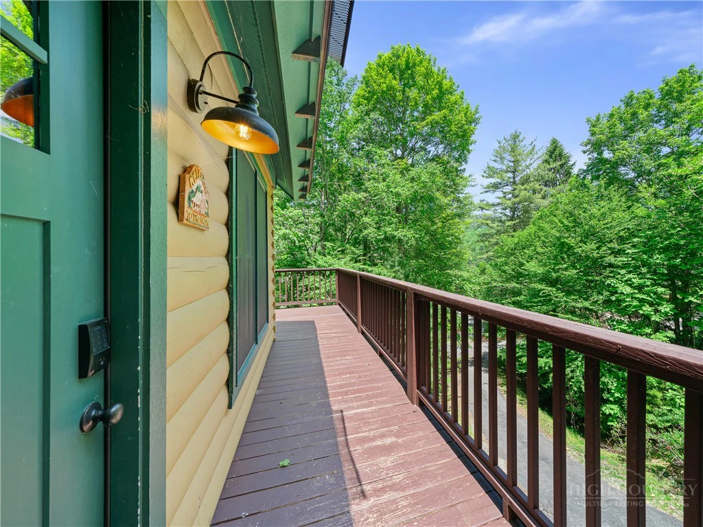 Image number 20 for the current listing