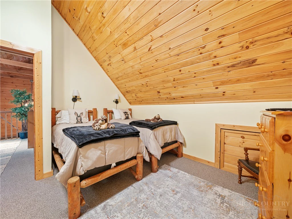 Image number 12 for the current listing