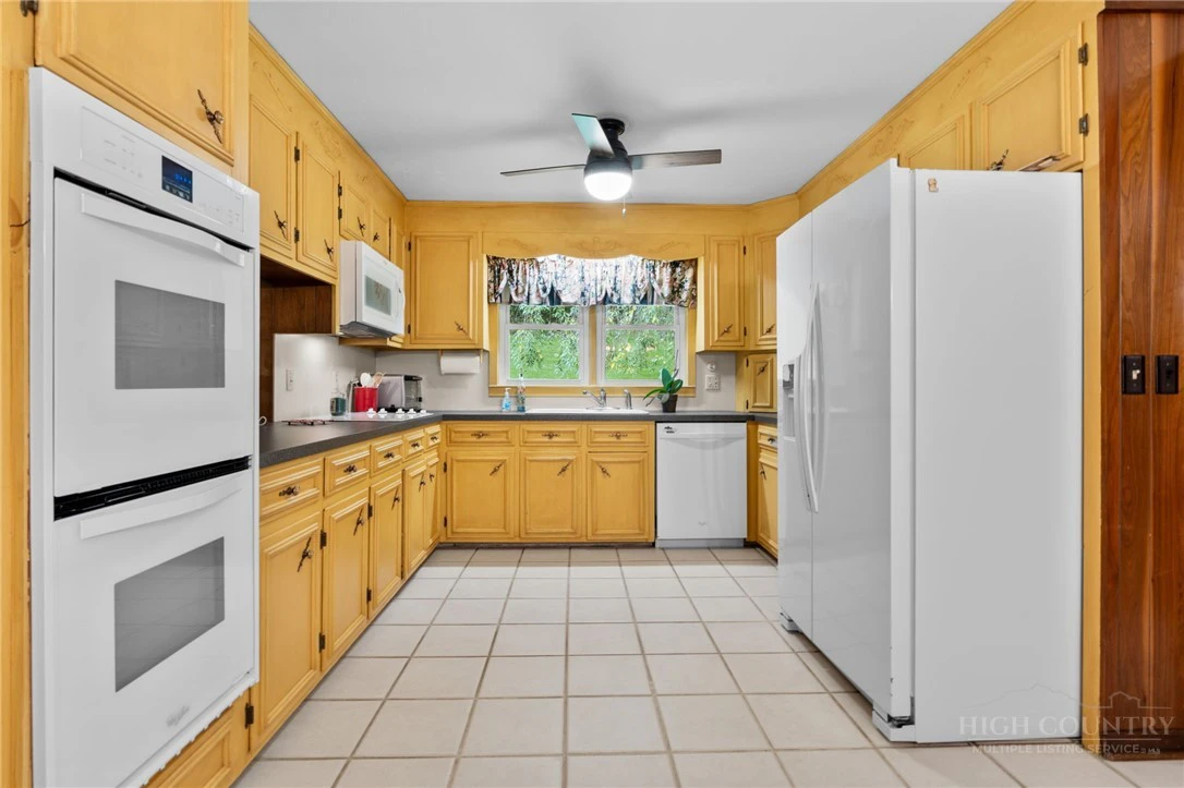 Image number 7 for the current listing