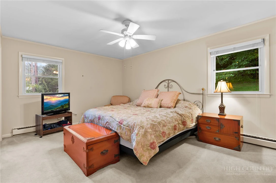 Image number 20 for the current listing