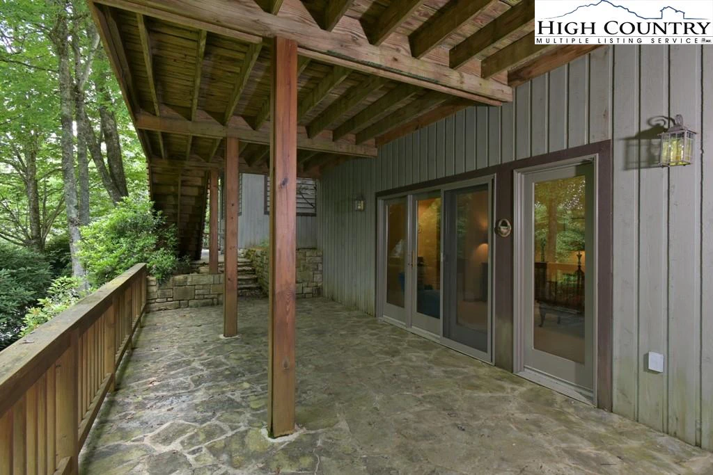Image number 10 for the current listing