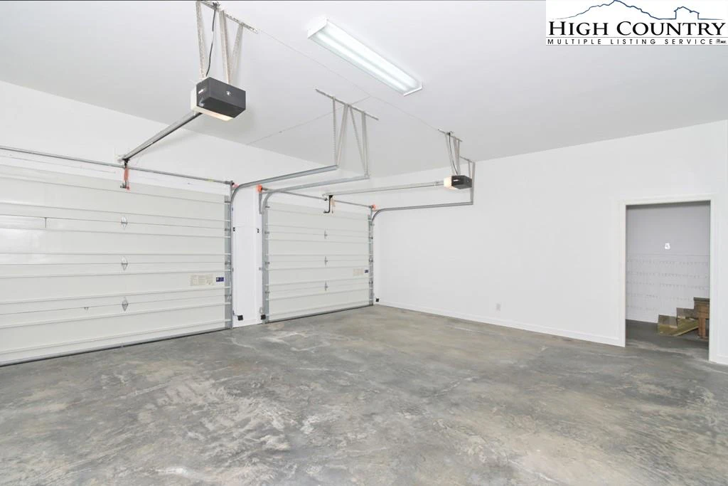 Image number 8 for the current listing