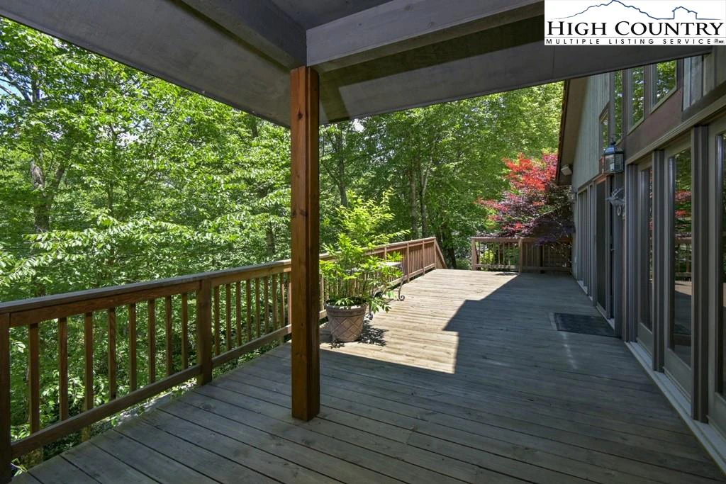 Image number 20 for the current listing