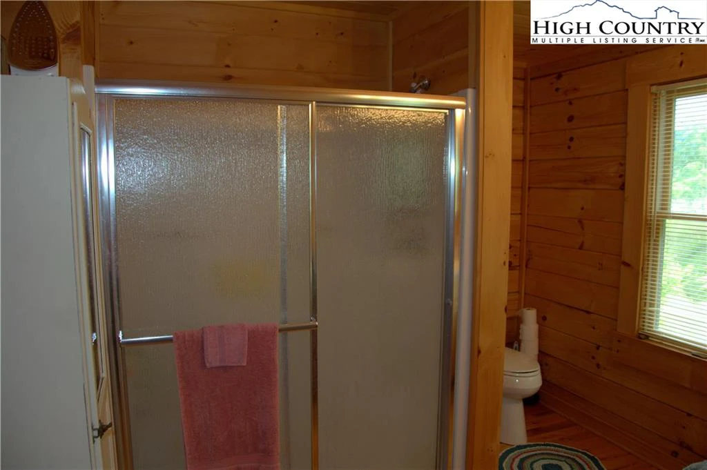 Image number 18 for the current listing