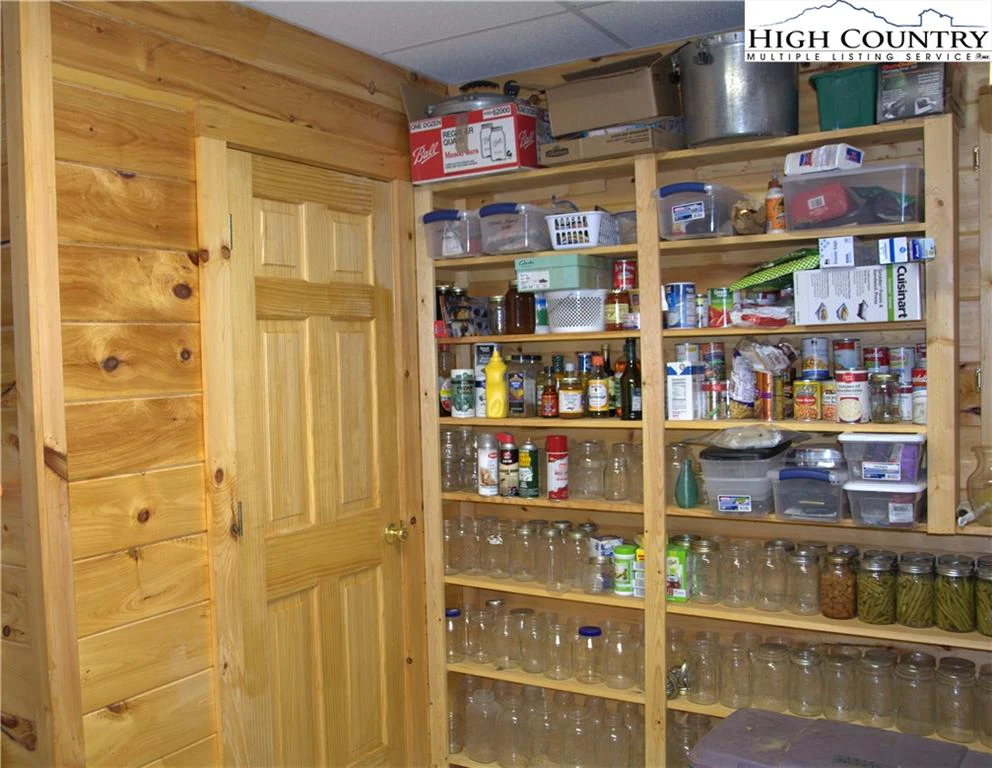 Image number 13 for the current listing