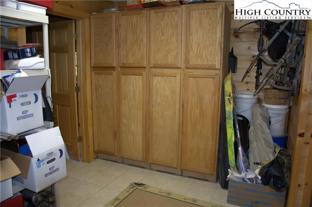 Image number 12 for the current listing
