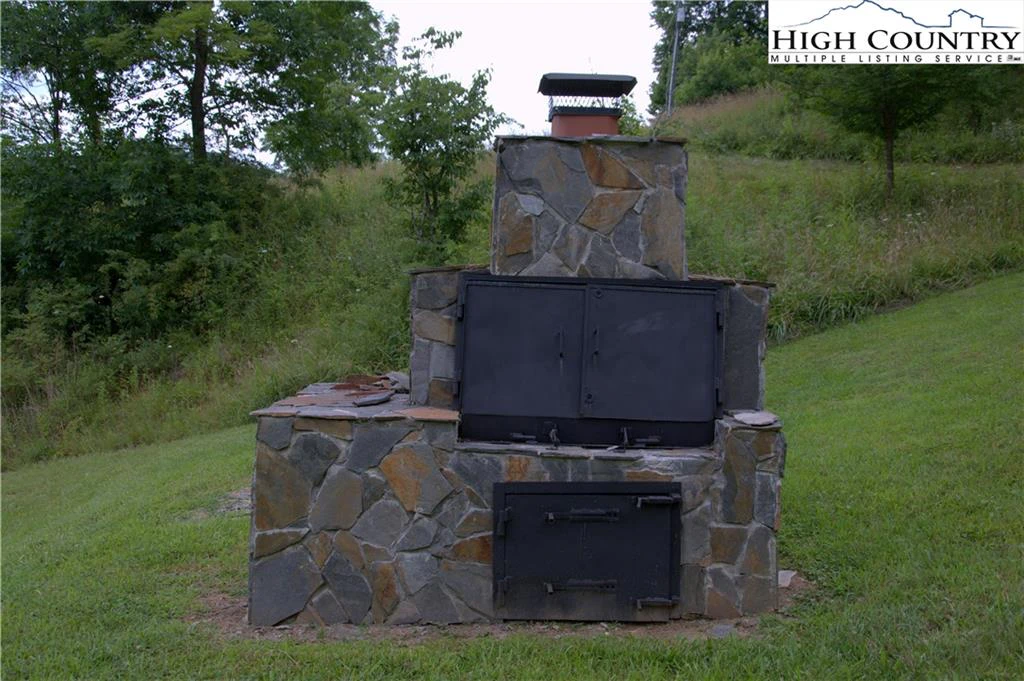 Image number 7 for the current listing