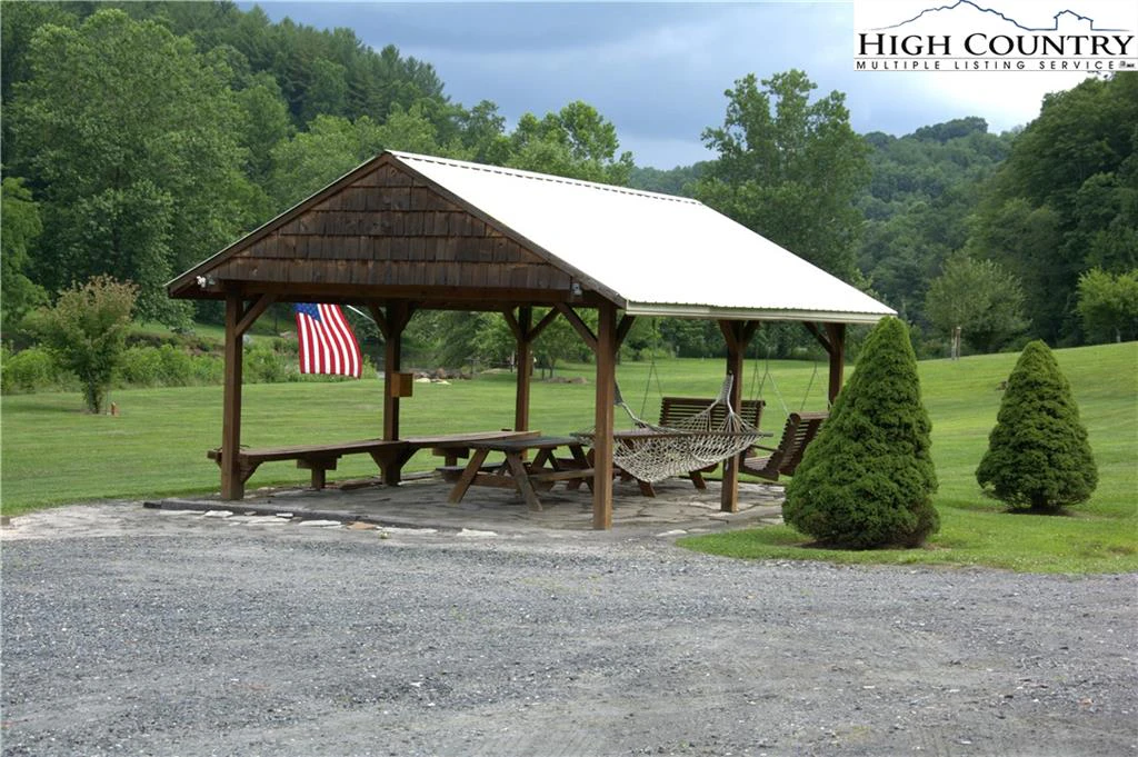Image number 4 for the current listing
