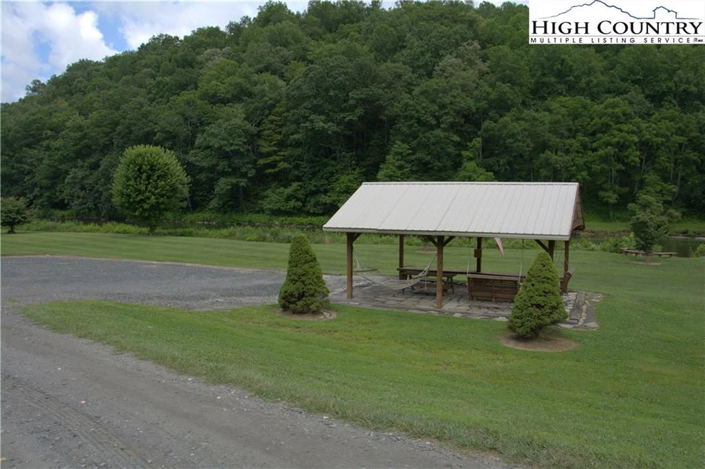 Image number 3 for the current listing