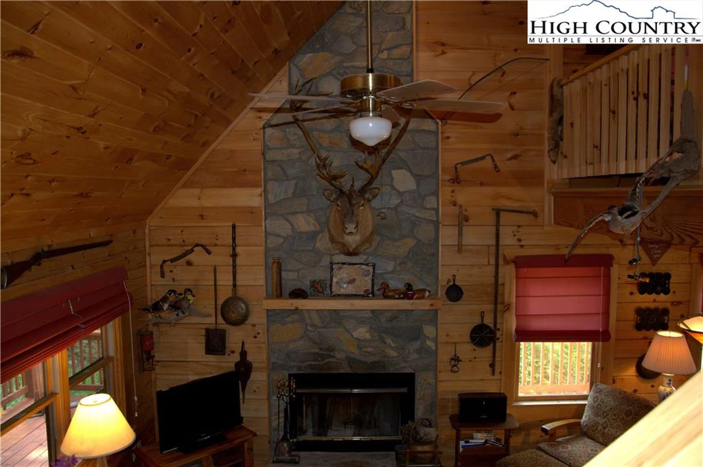 Image number 21 for the current listing