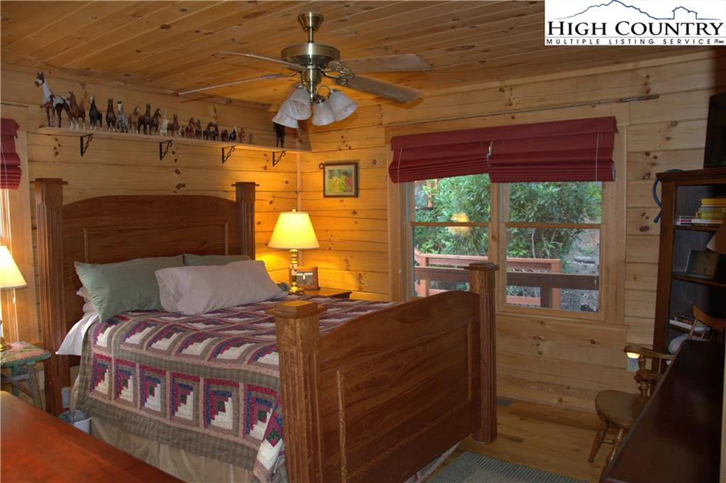 Image number 20 for the current listing