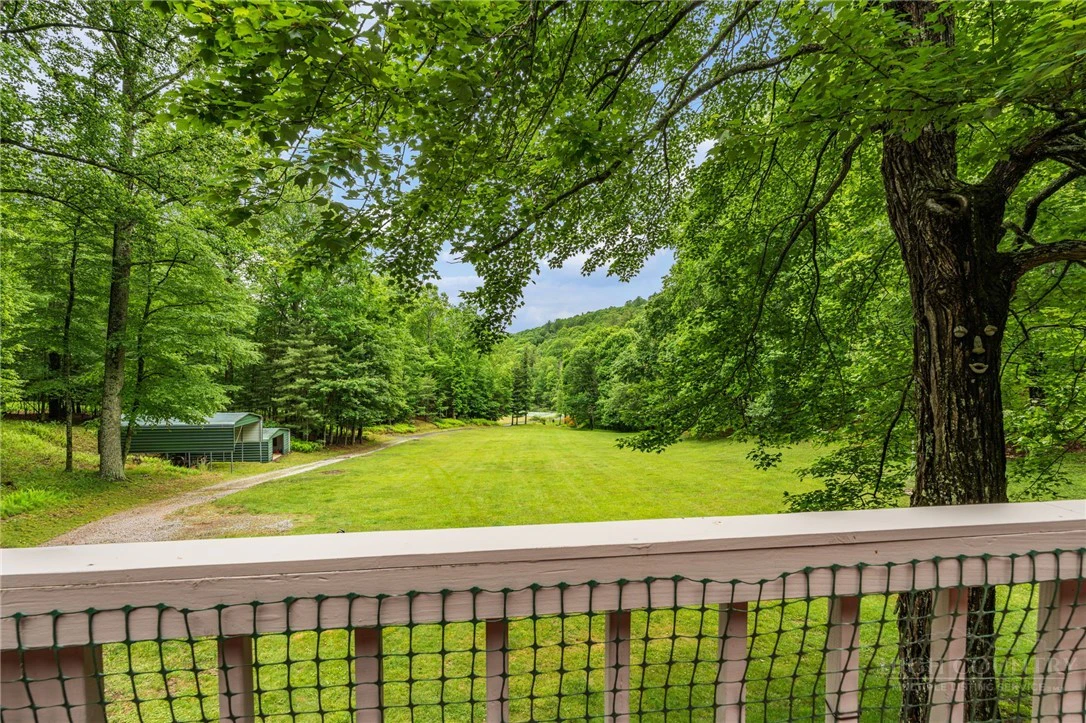 Image number 33 for the current listing