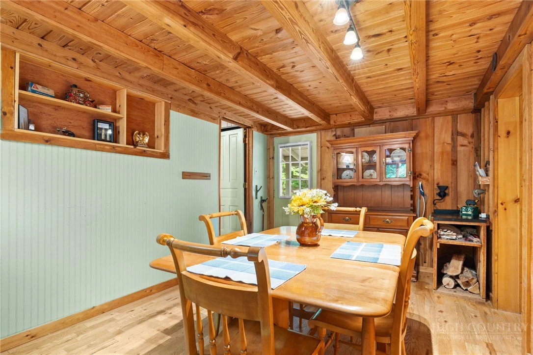 Image number 9 for the current listing