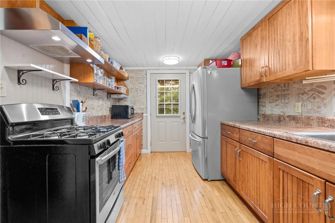 Image number 11 for the current listing